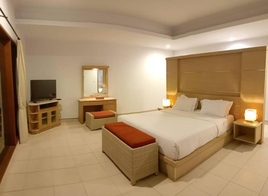 Glisten Up Villa Beach Side Sanur! Bagian luar foto